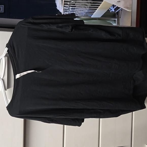 Lululemon Back In Action - Picture 3 of 5